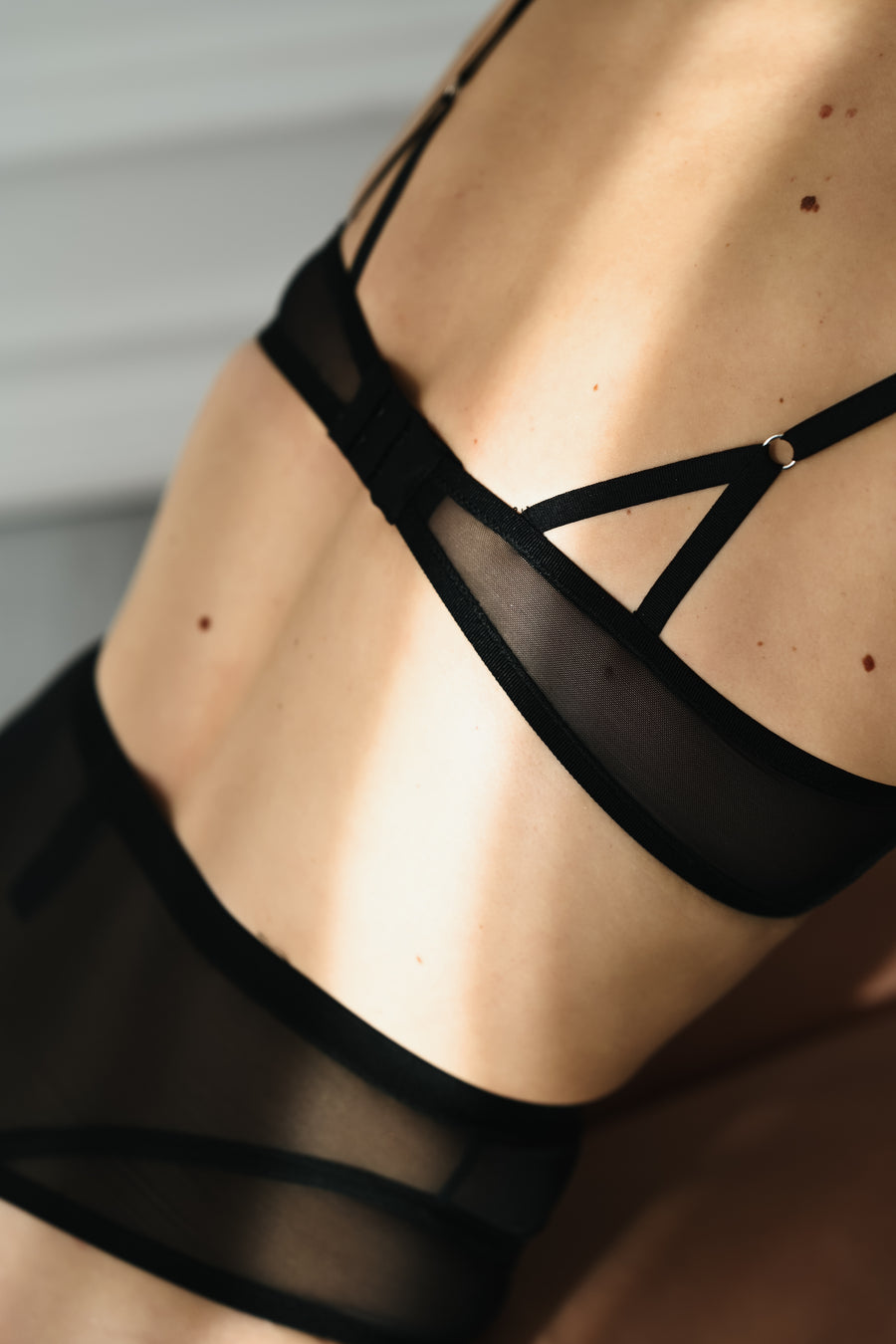 model-nula-black-soft-bra-taryn-winters-lingerie